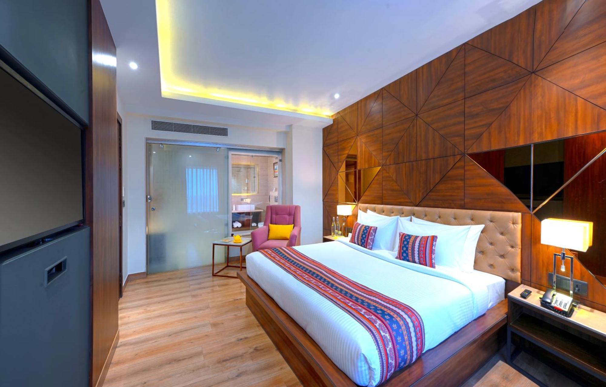 Hotel Golden Tulip Agra 4*